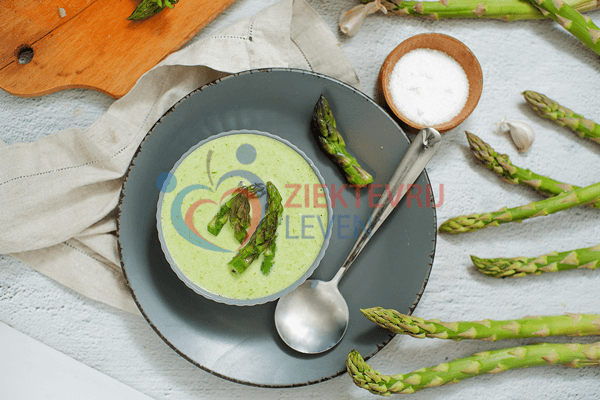 Koolhydraatarme-Aspergesoep-(10)-copy aspergesoep maken